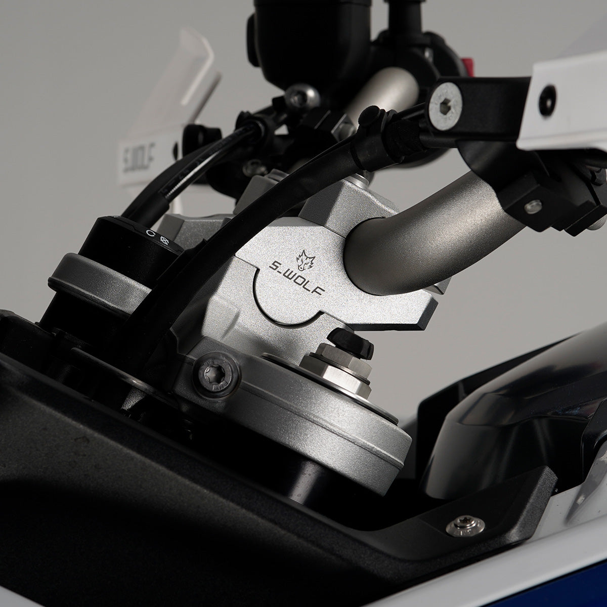 HANDLEBAR RISER WITH OFFSET BASE - BMW F900GS